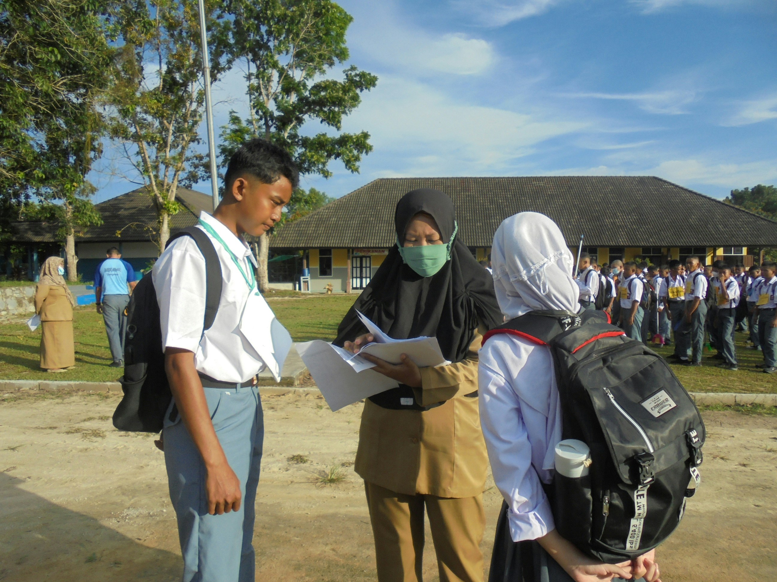Teachers Are (Not) Service Providers